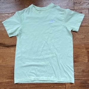 Boys short sleeve light lime green Nike t shirt